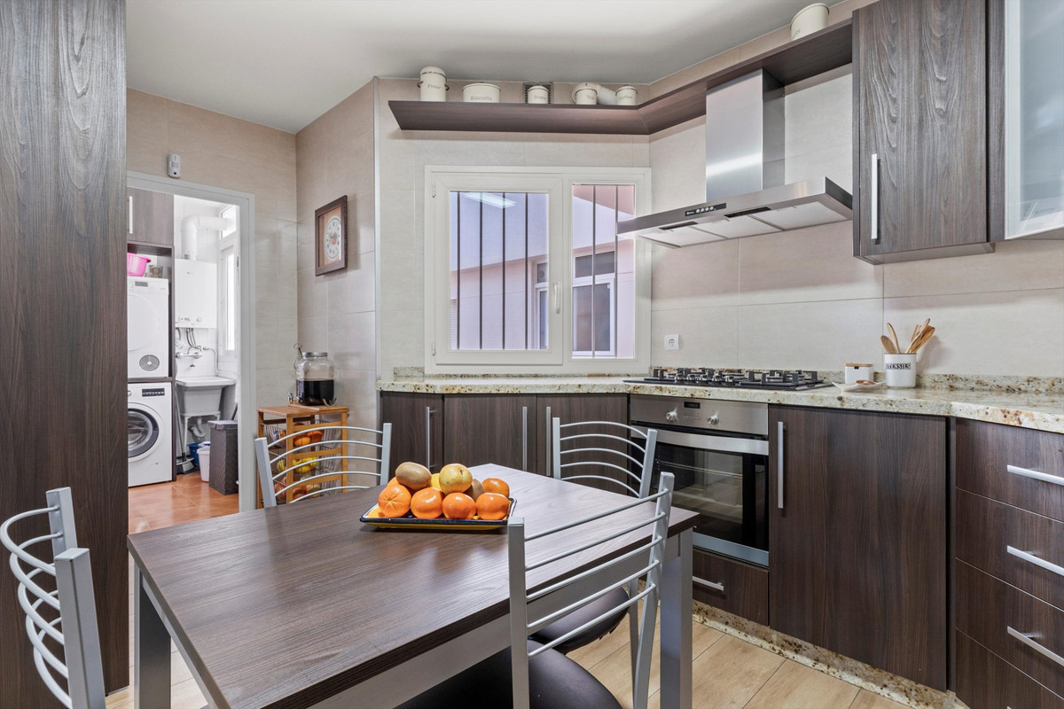 4 Bed Apartment for sale in San Pedro De Alcántara Costa Del Sol, Málaga, Spain