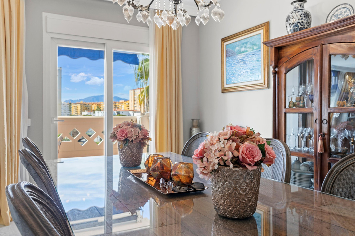 4 Bed Apartment for sale in San Pedro De Alcántara Costa Del Sol, Málaga, Spain