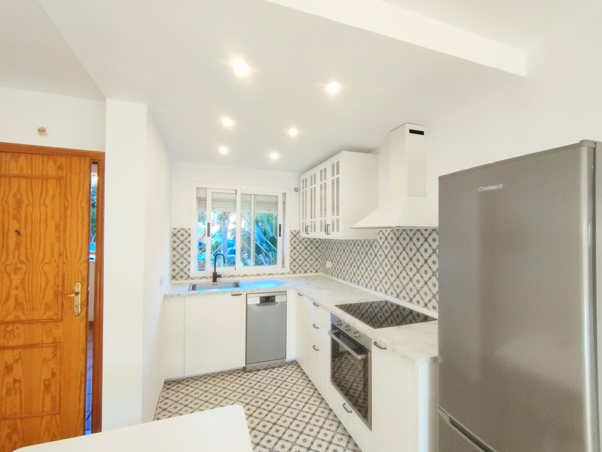 Se vende Apartamento Planta Media de 2 dormitorios en Costa Del Sol, Málaga, España