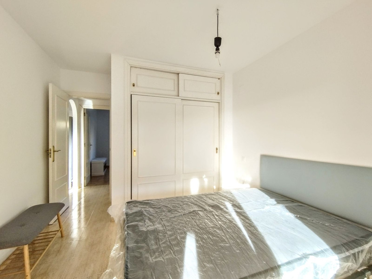 Se vende Apartamento Planta Media de 2 dormitorios en Costa Del Sol, Málaga, España