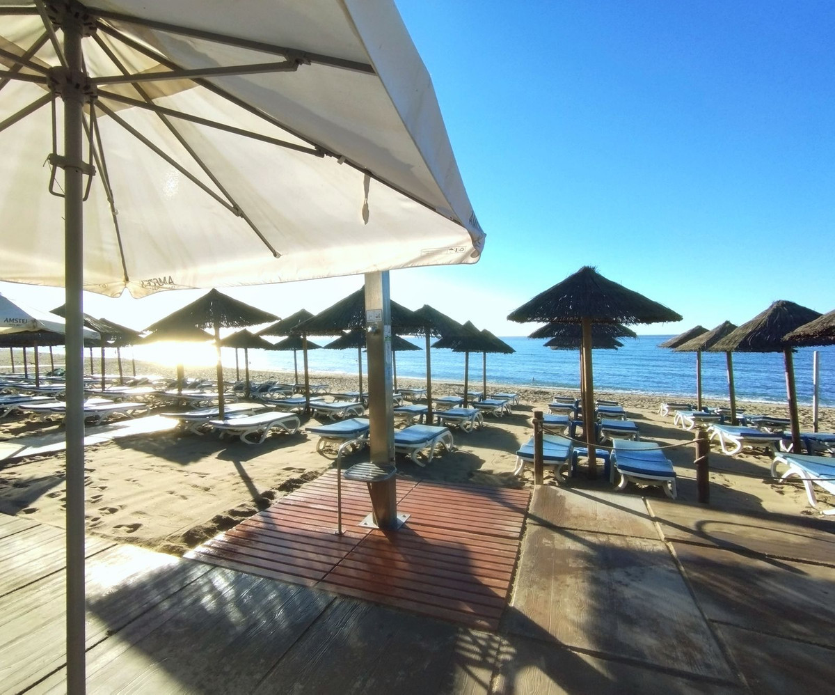 Se vende Apartamento Planta Media de 2 dormitorios en Costa Del Sol, Málaga, España