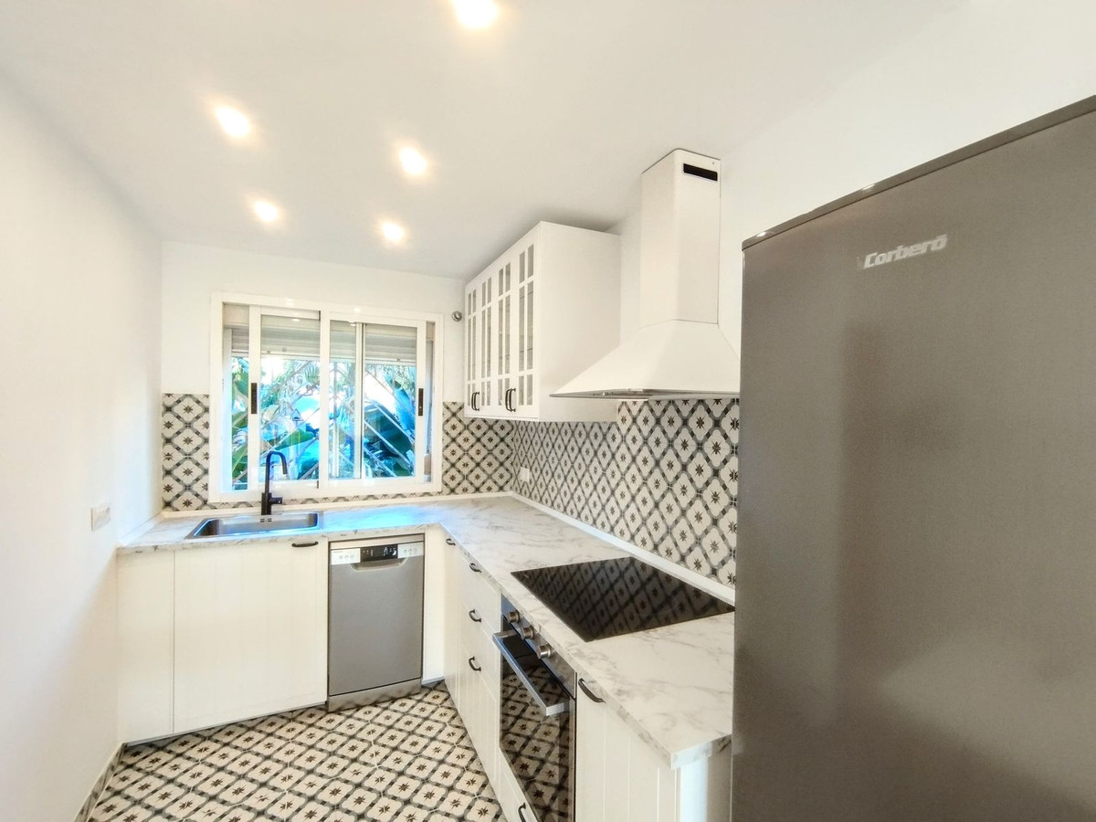 Se vende Apartamento Planta Media de 2 dormitorios en Costa Del Sol, Málaga, España