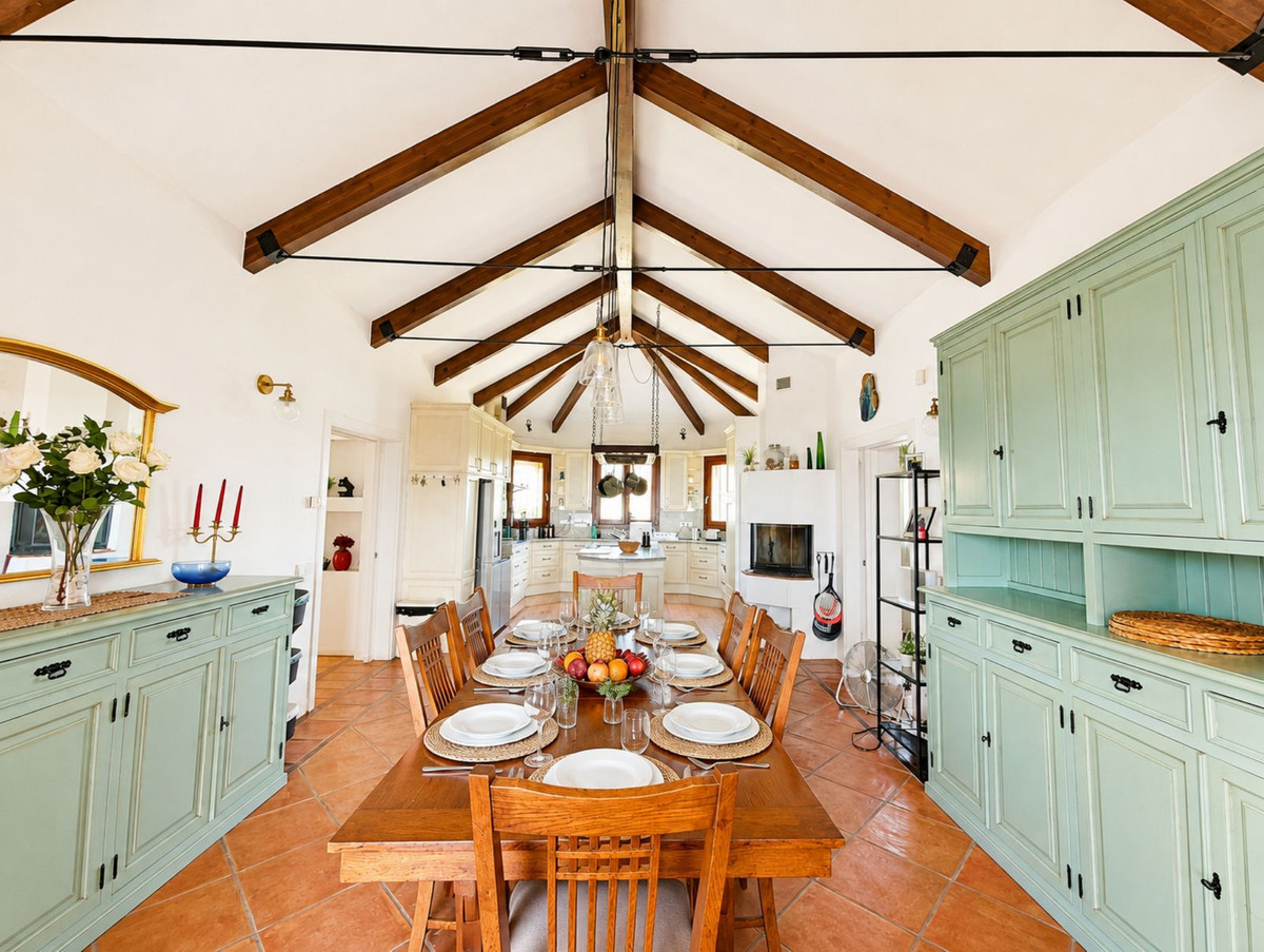 6 Bed Townhouse for sale in Estepona Costa Del Sol, Málaga, Spain