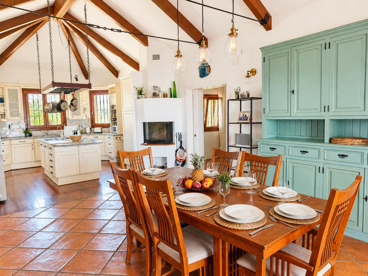 6 Bed Townhouse for sale in Estepona Costa Del Sol, Málaga, Spain