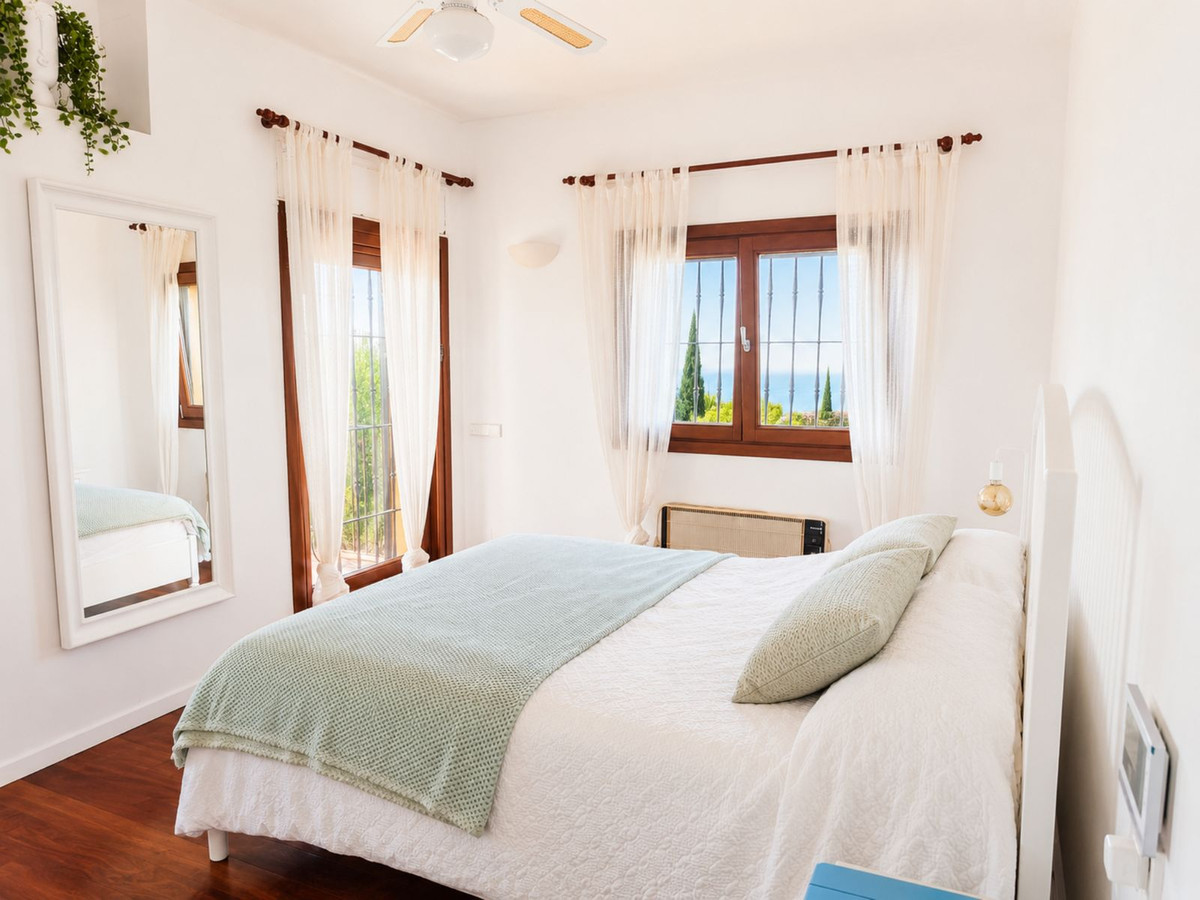 6 Bed Townhouse for sale in Estepona Costa Del Sol, Málaga, Spain