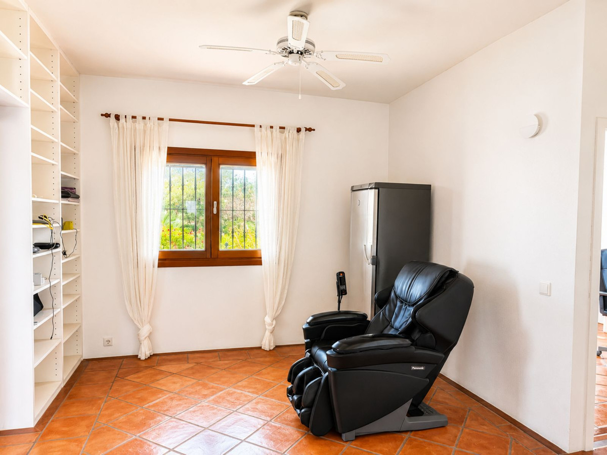 6 Bed Townhouse for sale in Estepona Costa Del Sol, Málaga, Spain