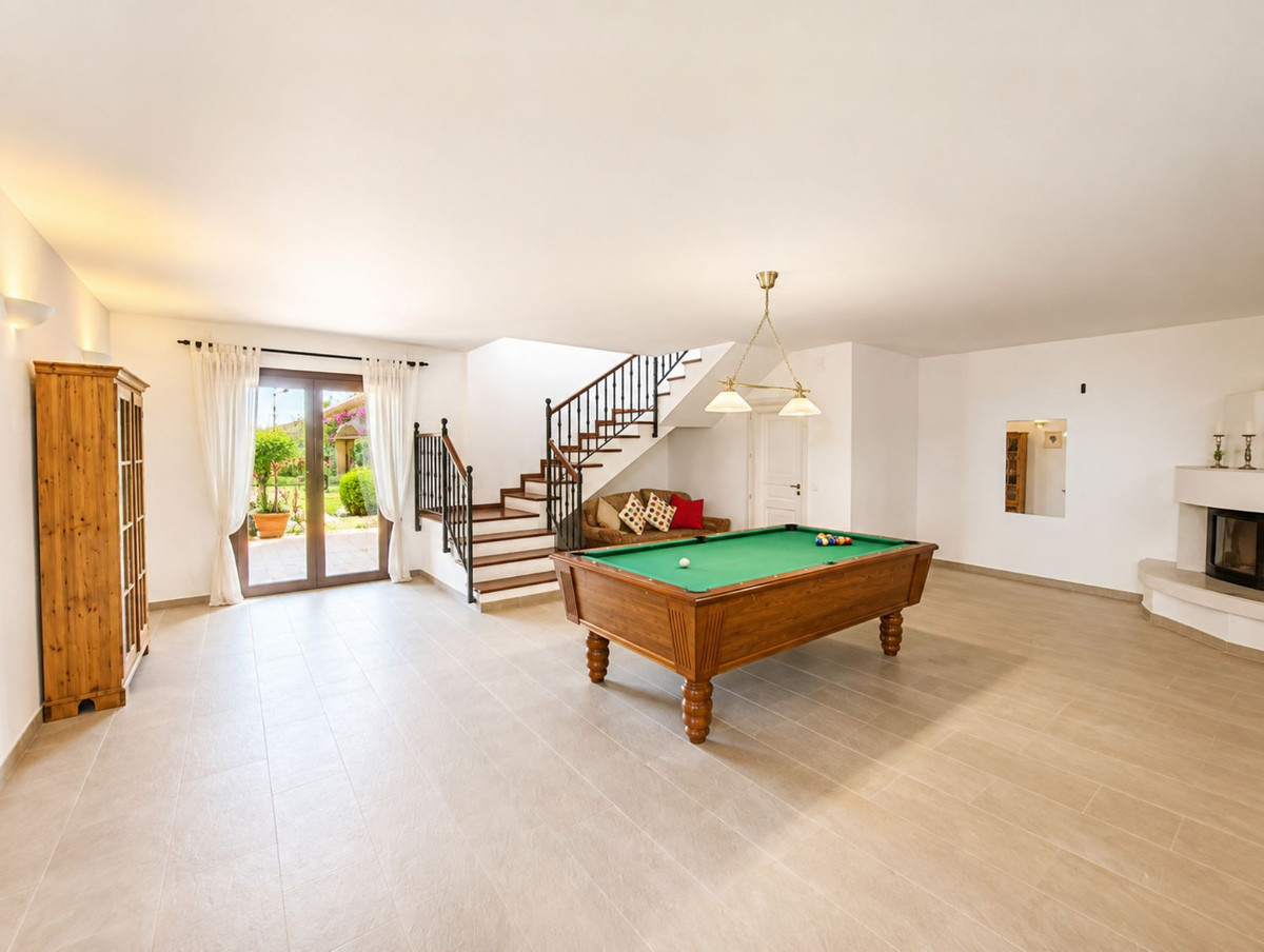 6 Bed Townhouse for sale in Estepona Costa Del Sol, Málaga, Spain