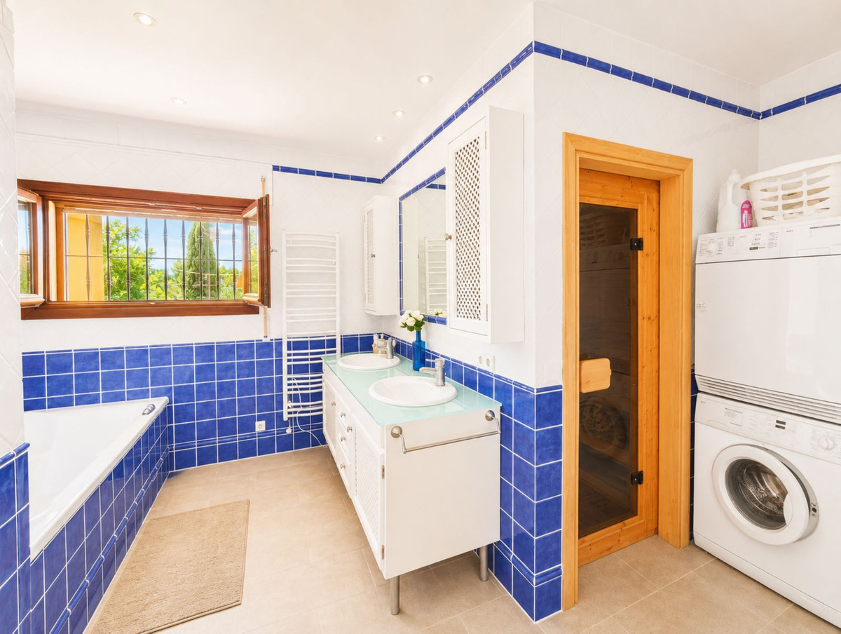6 Bed Townhouse for sale in Estepona Costa Del Sol, Málaga, Spain