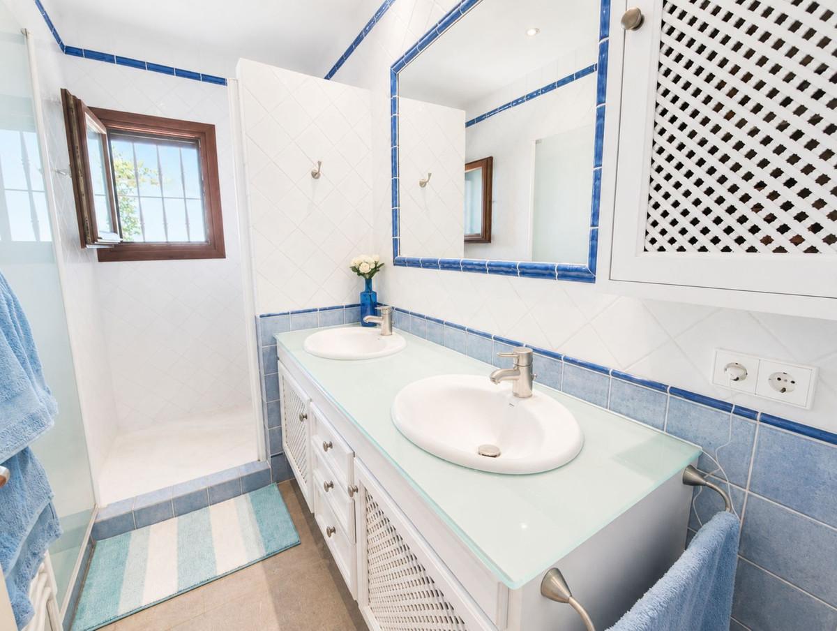 6 Bed Townhouse for sale in Estepona Costa Del Sol, Málaga, Spain