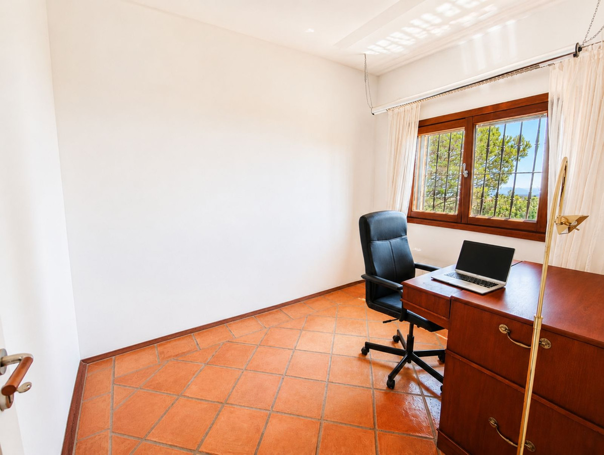6 Bed Townhouse for sale in Estepona Costa Del Sol, Málaga, Spain
