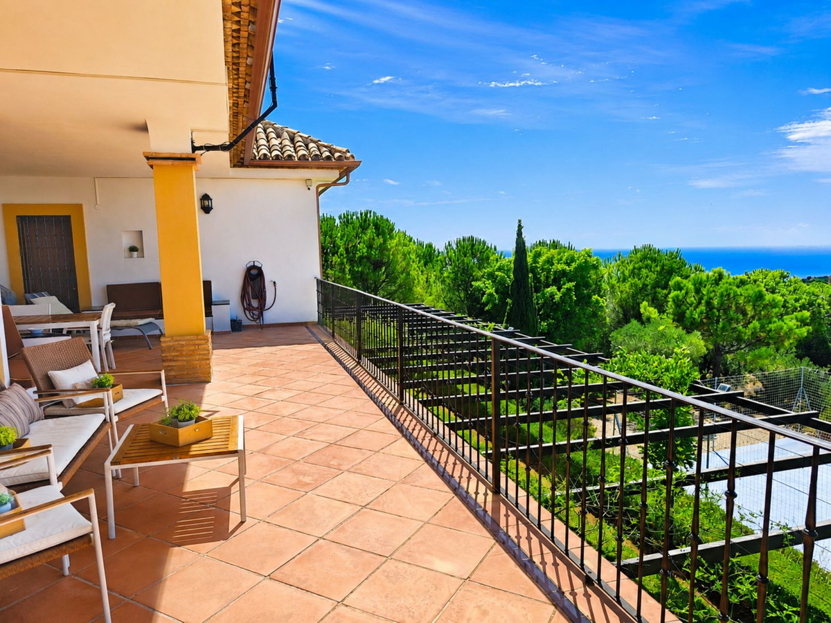 6 Bed Townhouse for sale in Estepona Costa Del Sol, Málaga, Spain