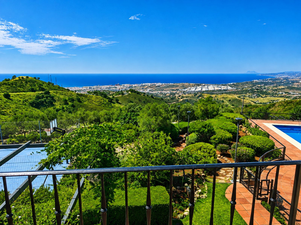 6 Bed Townhouse for sale in Estepona Costa Del Sol, Málaga, Spain