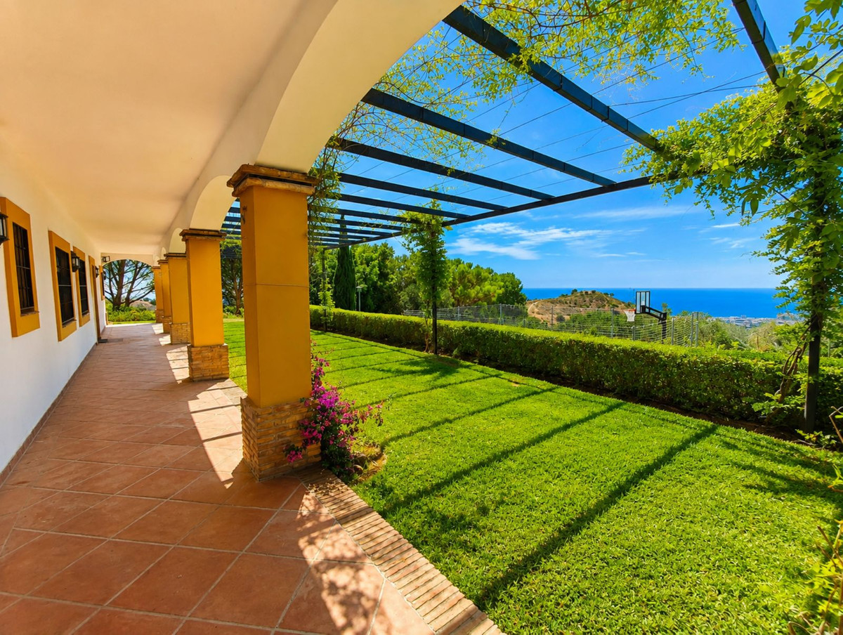 6 Bed Townhouse for sale in Estepona Costa Del Sol, Málaga, Spain