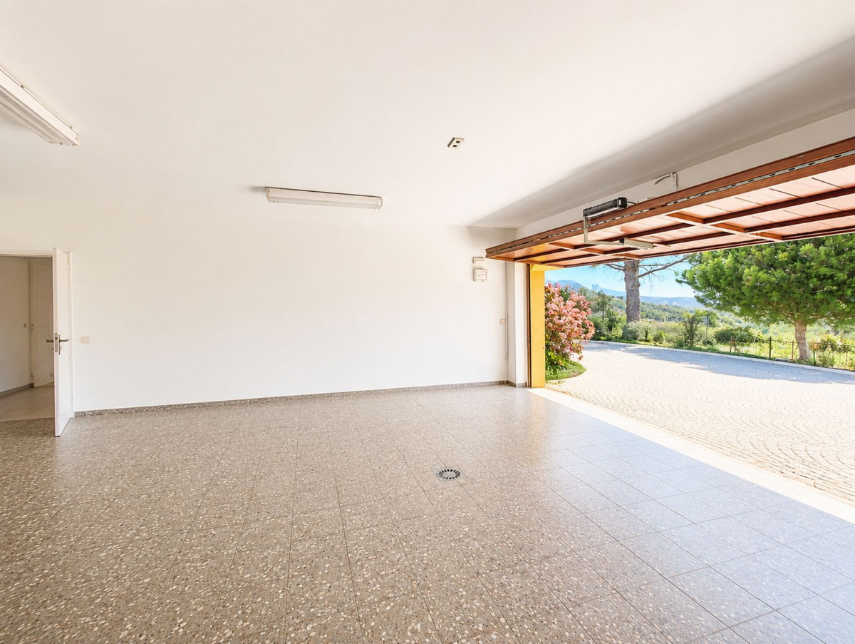 6 Bed Townhouse for sale in Estepona Costa Del Sol, Málaga, Spain