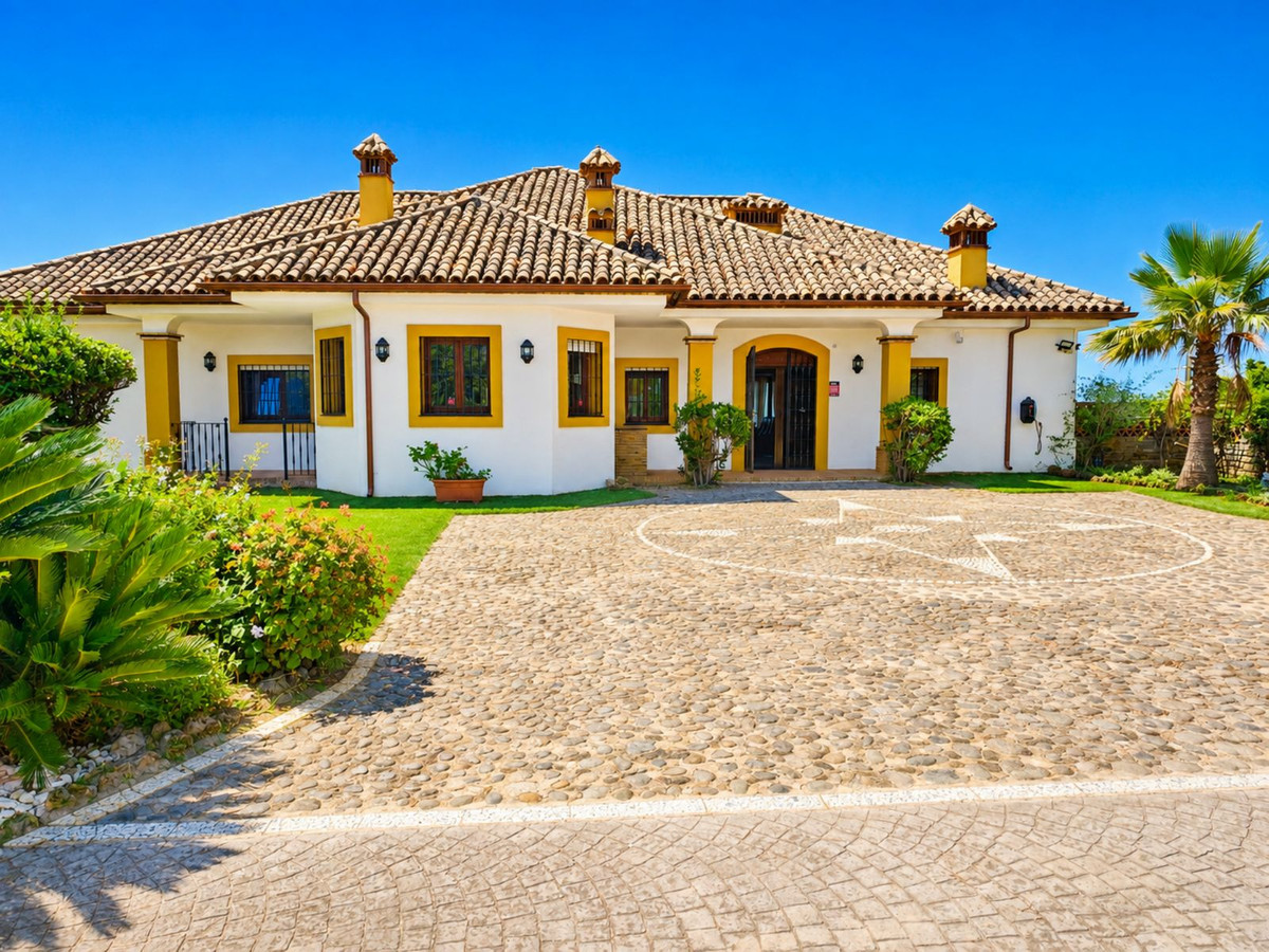 6 Bed Townhouse for sale in Estepona Costa Del Sol, Málaga, Spain
