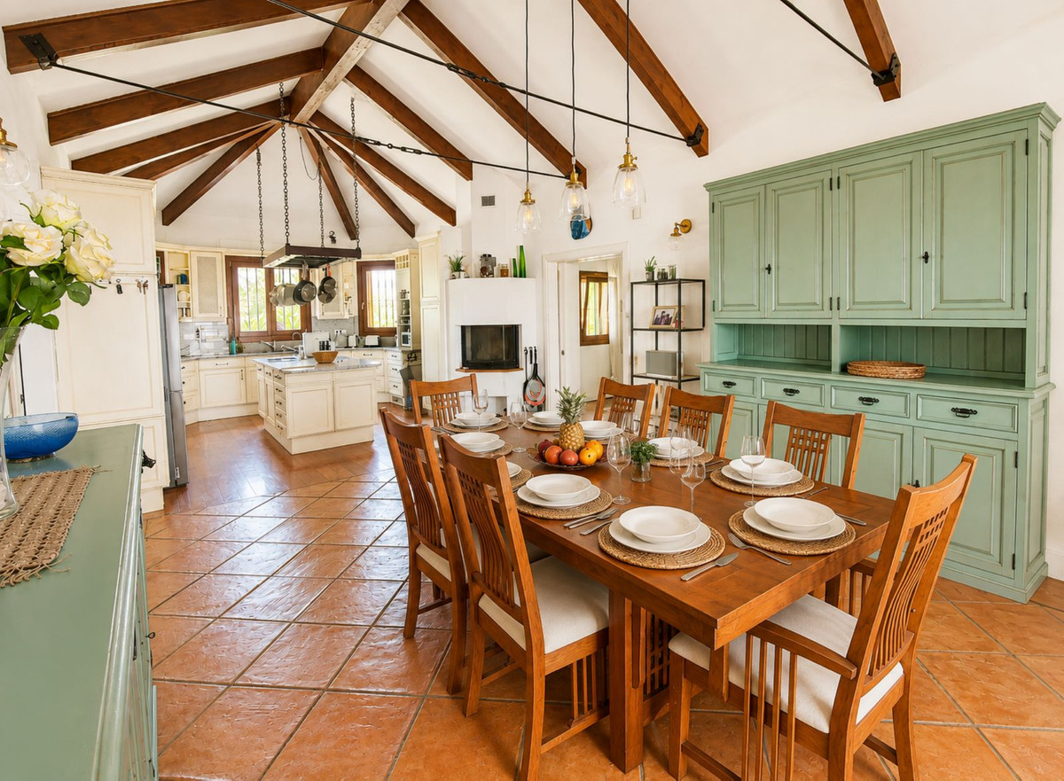 6 Bed Townhouse for sale in Estepona Costa Del Sol, Málaga, Spain
