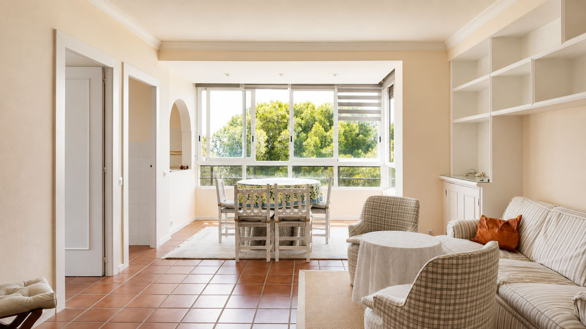 Se vende Apartamento Planta Media de 2 dormitorios en Costa Del Sol, Málaga, España