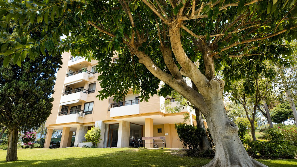 Se vende Apartamento Planta Media de 2 dormitorios en Costa Del Sol, Málaga, España