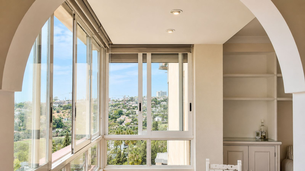 Se vende Apartamento Planta Media de 2 dormitorios en Costa Del Sol, Málaga, España