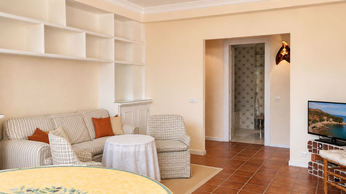 Se vende Apartamento Planta Media de 2 dormitorios en Costa Del Sol, Málaga, España