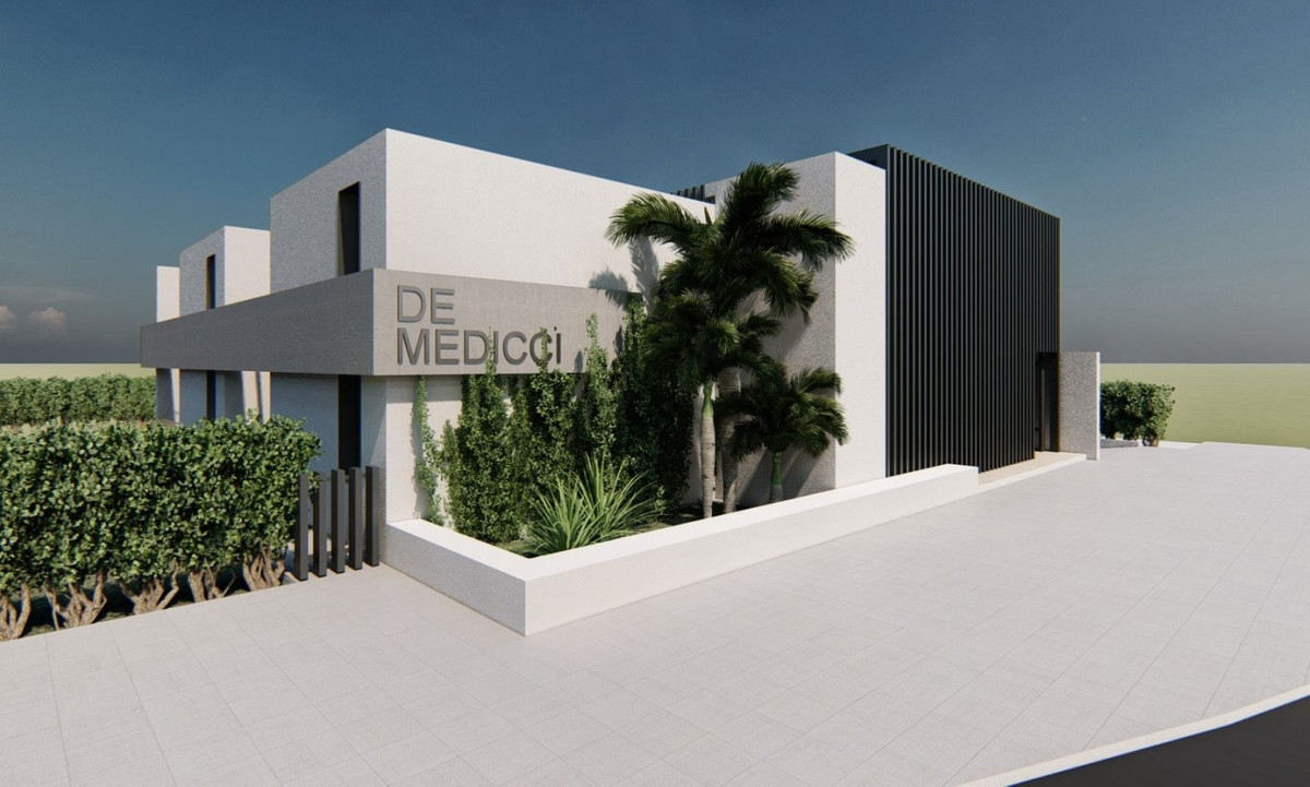 Commercial unit for sale in El Paraiso Costa Del Sol, Málaga, Spain