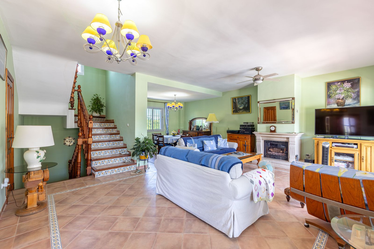 4 Bed Townhouse for sale in Coín Costa Del Sol, Málaga, Spain