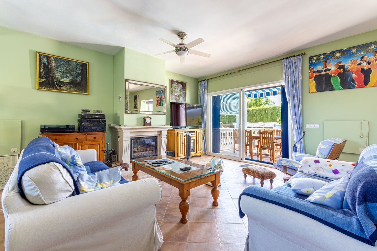 4 Bed Townhouse for sale in Coín Costa Del Sol, Málaga, Spain