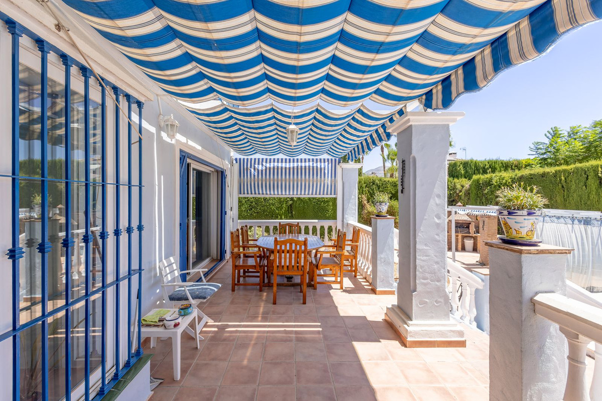 4 Bed Townhouse for sale in Coín Costa Del Sol, Málaga, Spain