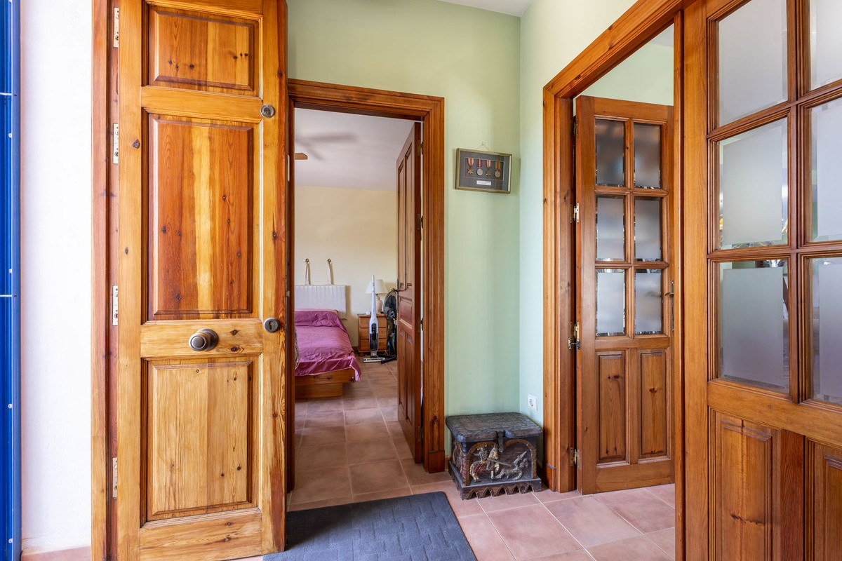4 Bed Townhouse for sale in Coín Costa Del Sol, Málaga, Spain