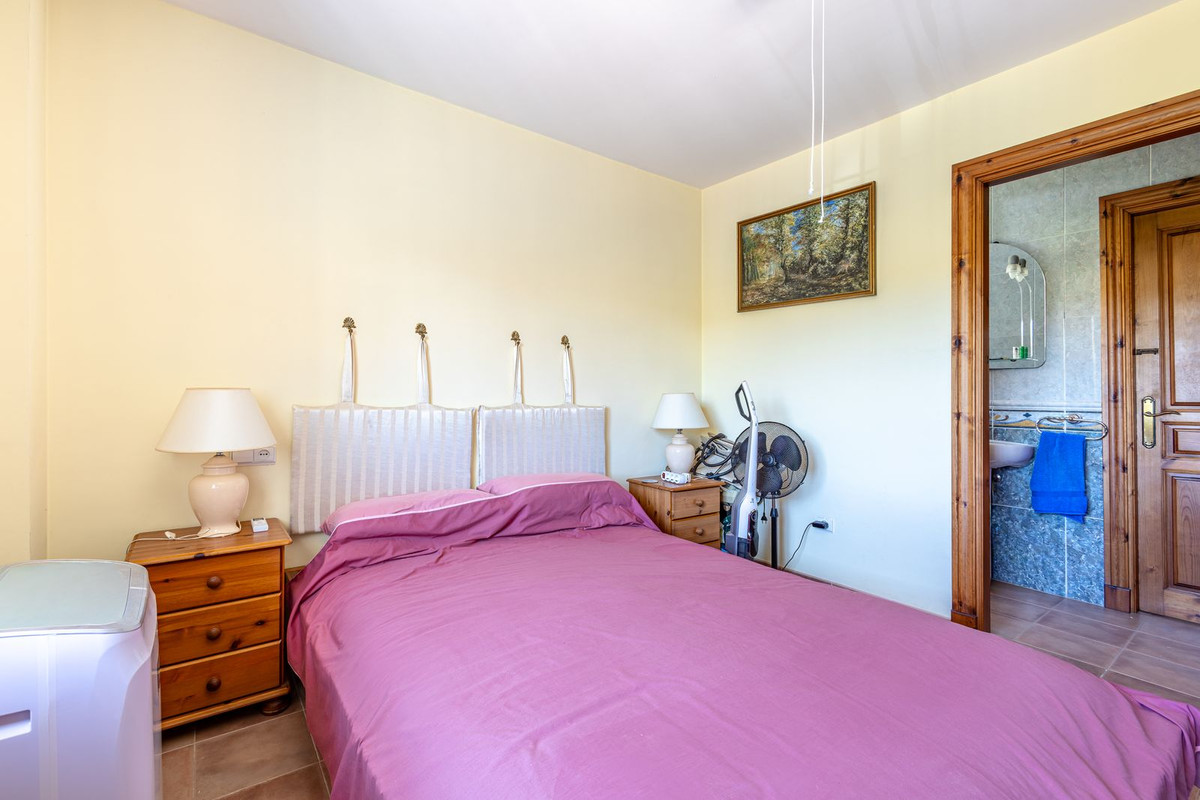 4 Bed Townhouse for sale in Coín Costa Del Sol, Málaga, Spain