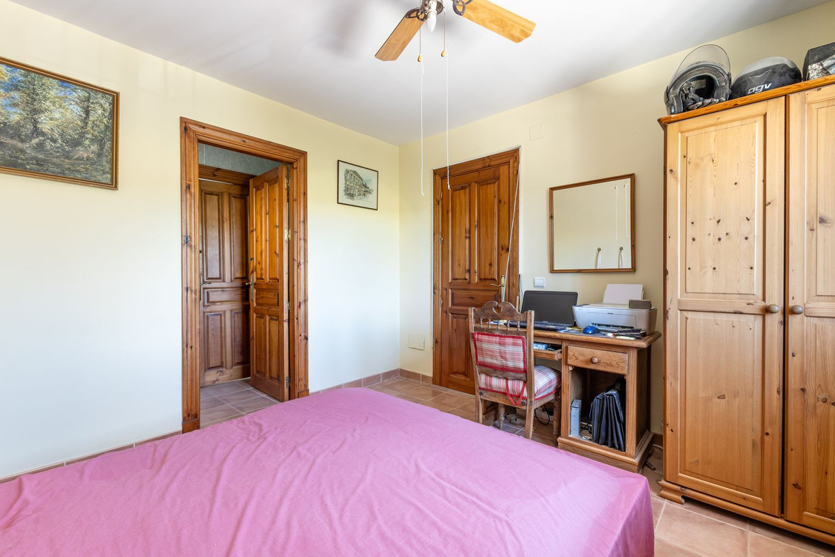 4 Bed Townhouse for sale in Coín Costa Del Sol, Málaga, Spain
