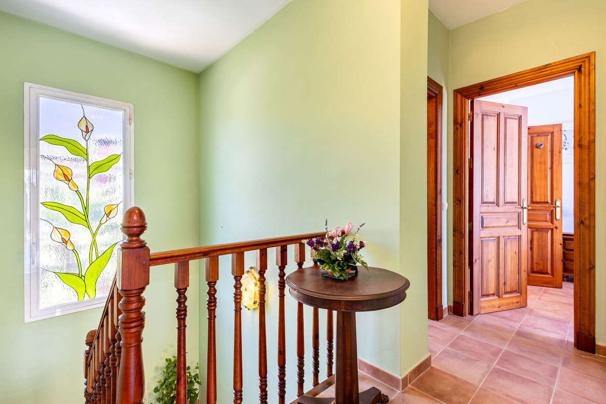4 Bed Townhouse for sale in Coín Costa Del Sol, Málaga, Spain