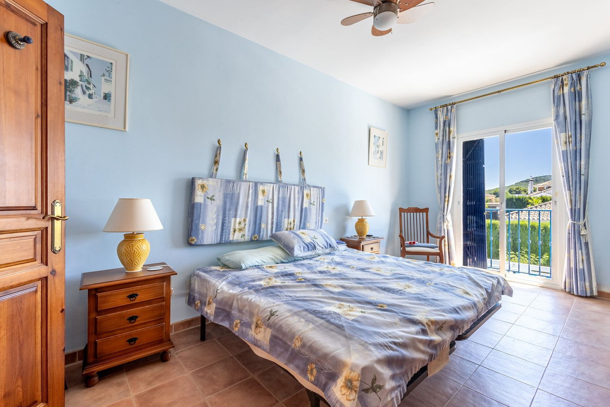 4 Bed Townhouse for sale in Coín Costa Del Sol, Málaga, Spain