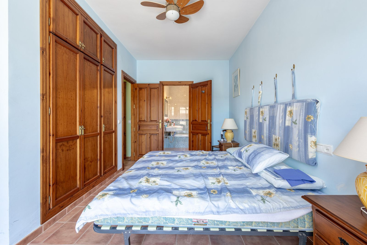4 Bed Townhouse for sale in Coín Costa Del Sol, Málaga, Spain