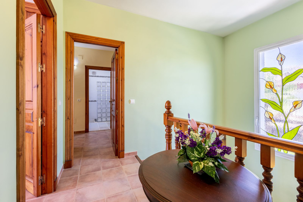 4 Bed Townhouse for sale in Coín Costa Del Sol, Málaga, Spain