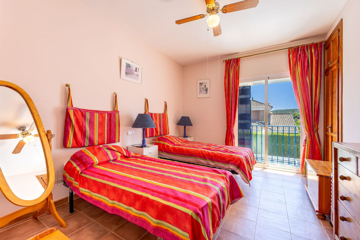 4 Bed Townhouse for sale in Coín Costa Del Sol, Málaga, Spain