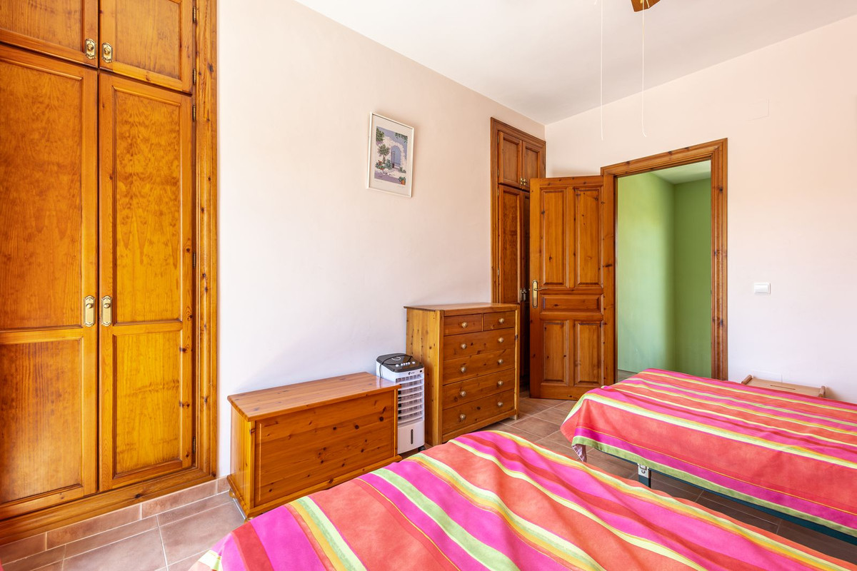 4 Bed Townhouse for sale in Coín Costa Del Sol, Málaga, Spain
