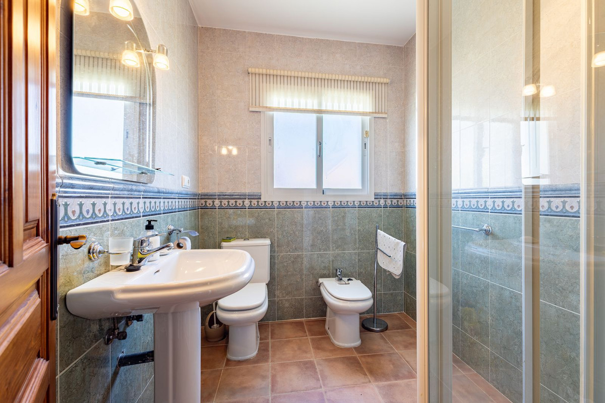 4 Bed Townhouse for sale in Coín Costa Del Sol, Málaga, Spain