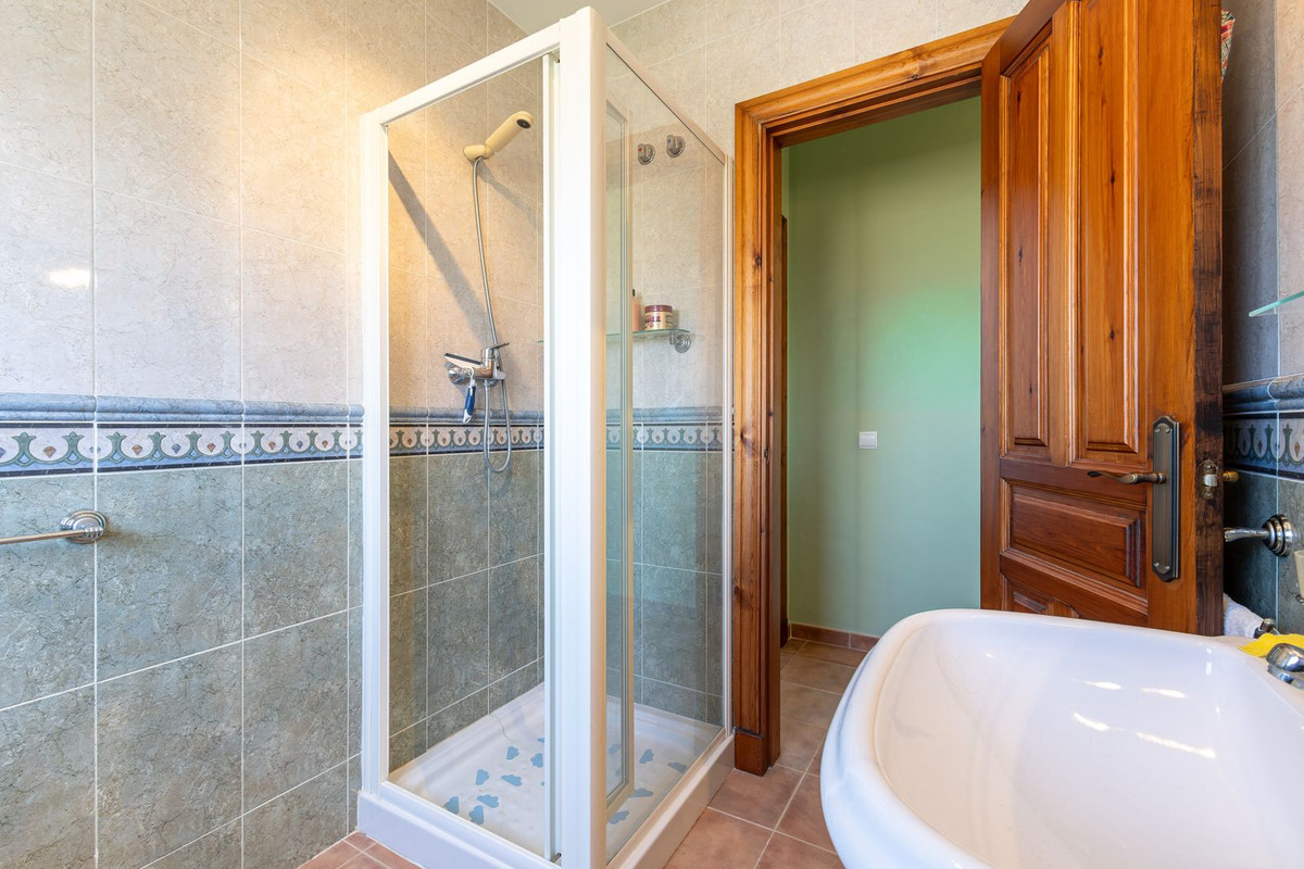 4 Bed Townhouse for sale in Coín Costa Del Sol, Málaga, Spain