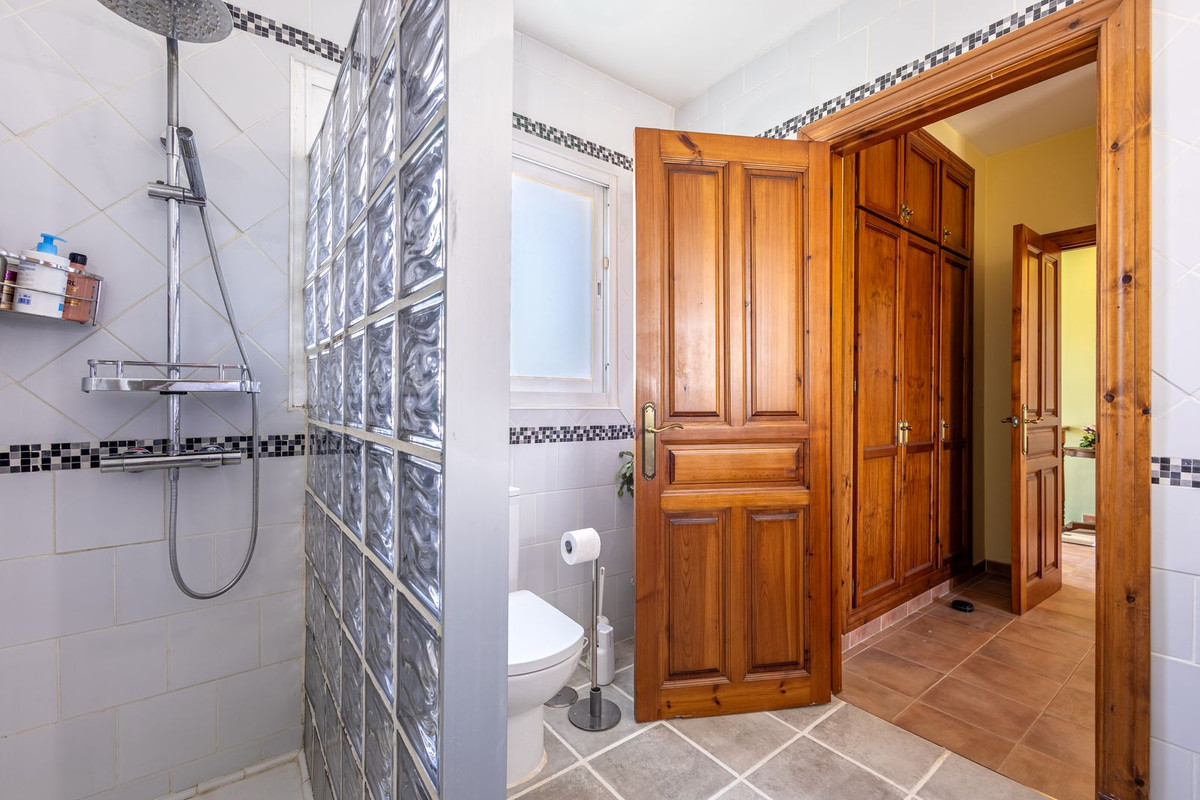 4 Bed Townhouse for sale in Coín Costa Del Sol, Málaga, Spain