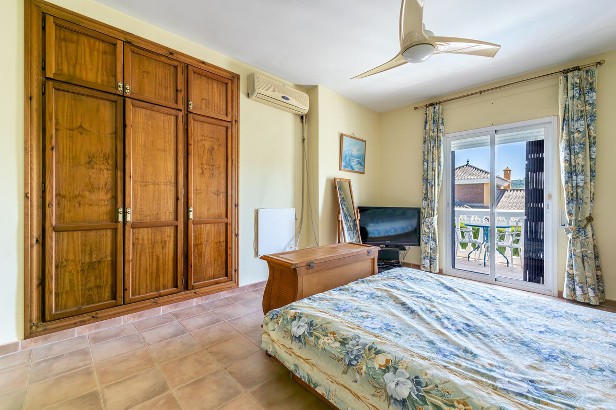 4 Bed Townhouse for sale in Coín Costa Del Sol, Málaga, Spain