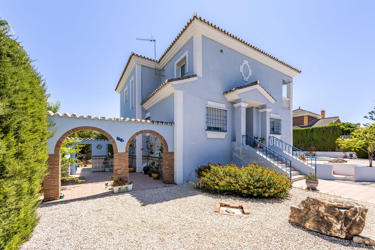 4 Bed Townhouse for sale in Coín Costa Del Sol, Málaga, Spain