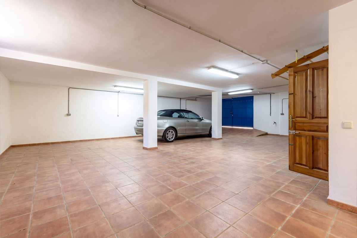 4 Bed Townhouse for sale in Coín Costa Del Sol, Málaga, Spain