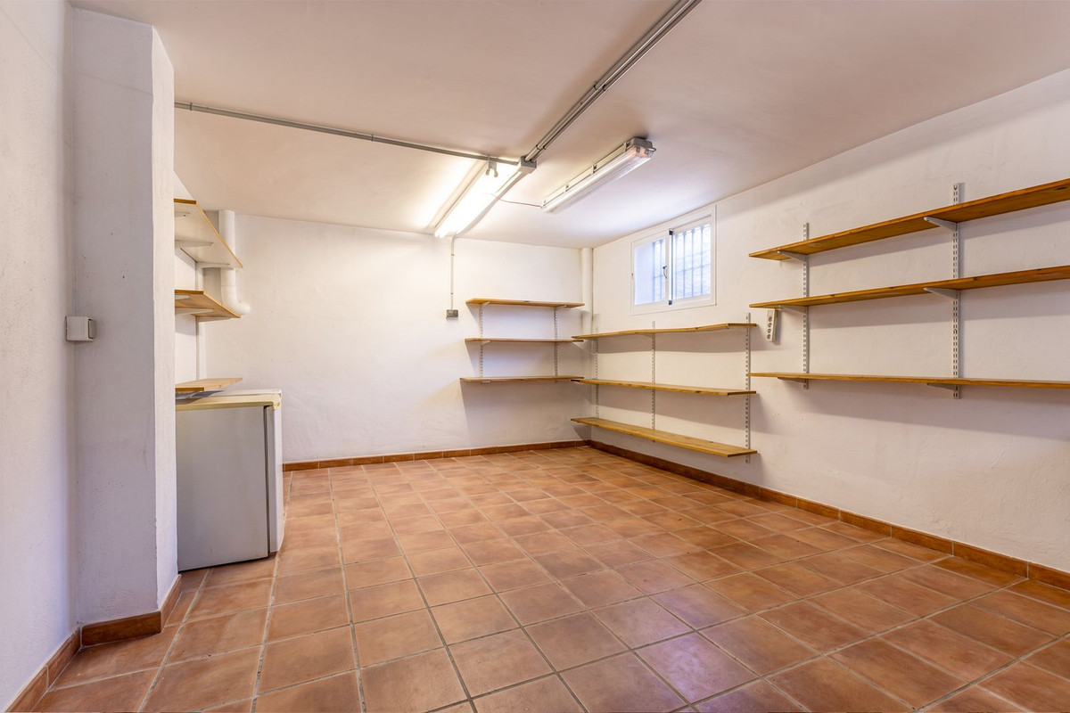 4 Bed Townhouse for sale in Coín Costa Del Sol, Málaga, Spain