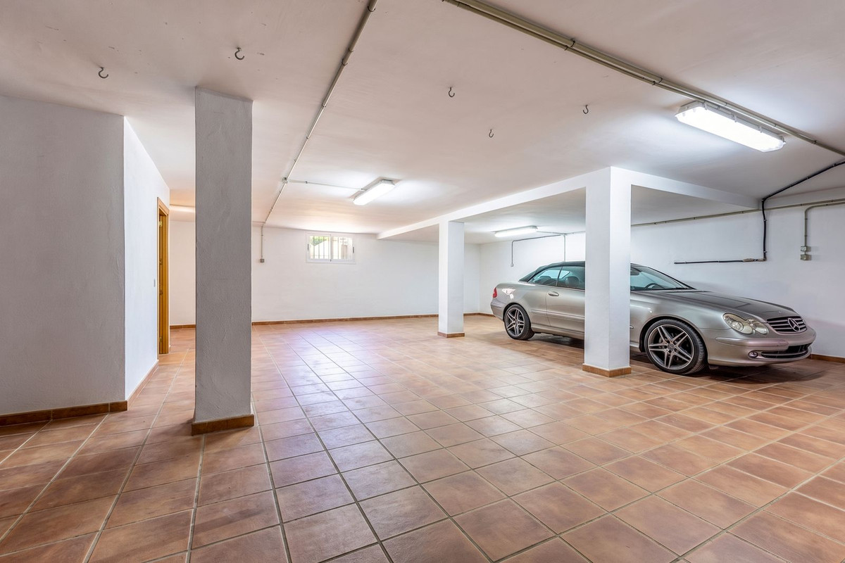 4 Bed Townhouse for sale in Coín Costa Del Sol, Málaga, Spain
