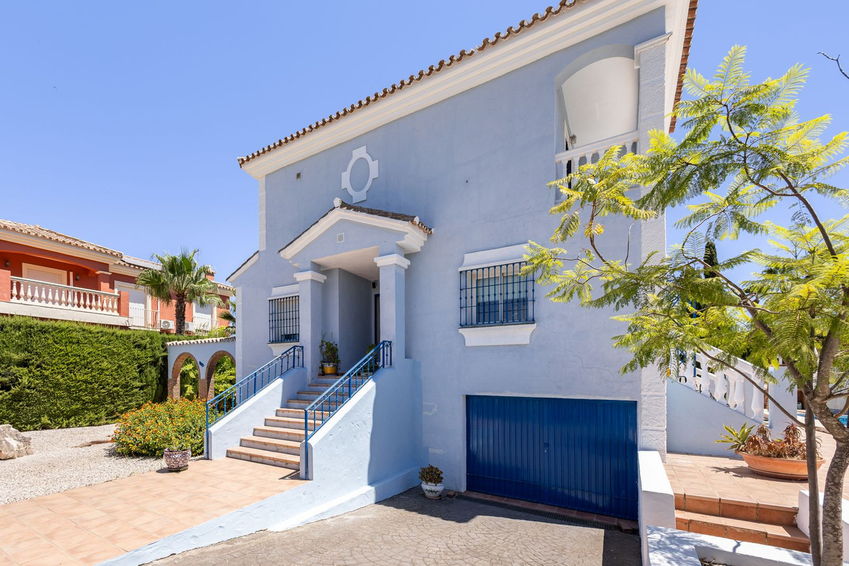 4 Bed Townhouse for sale in Coín Costa Del Sol, Málaga, Spain