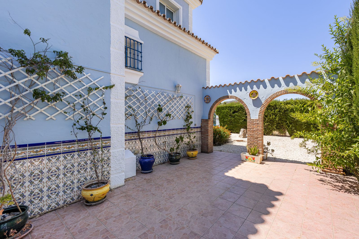4 Bed Townhouse for sale in Coín Costa Del Sol, Málaga, Spain