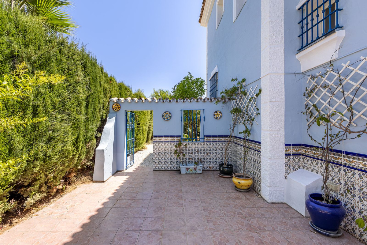 4 Bed Townhouse for sale in Coín Costa Del Sol, Málaga, Spain