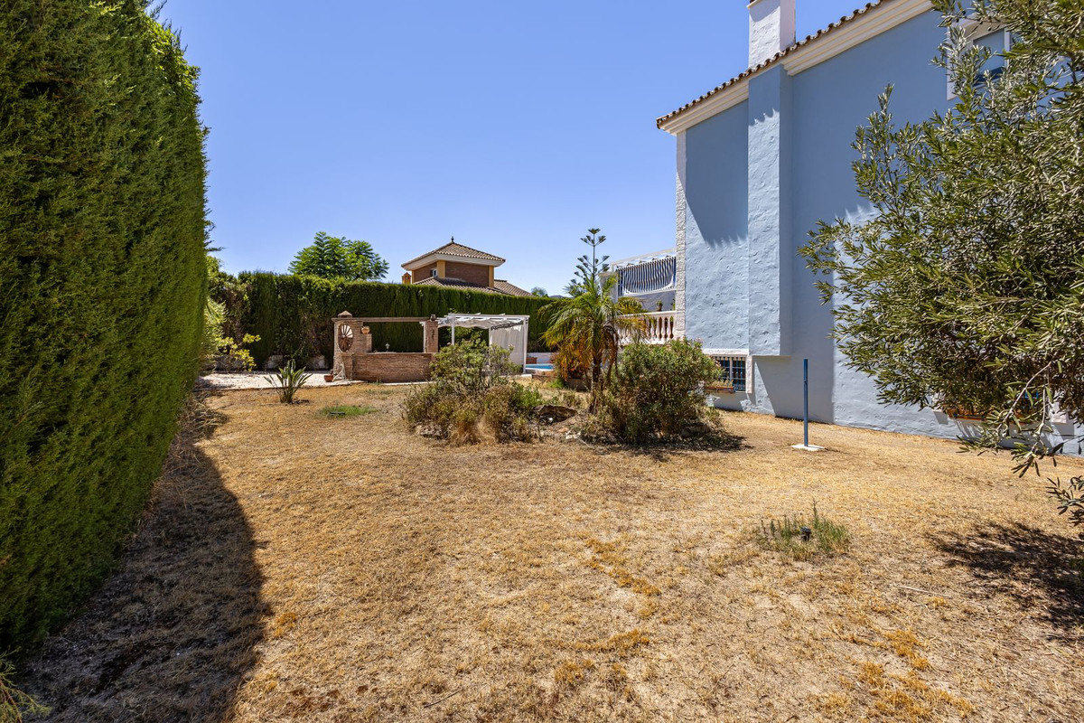 4 Bed Townhouse for sale in Coín Costa Del Sol, Málaga, Spain