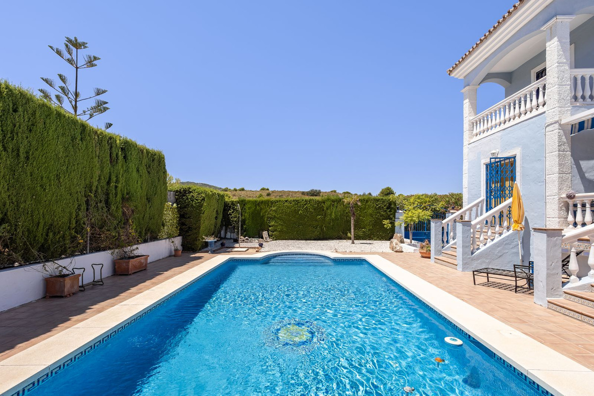 4 Bed Townhouse for sale in Coín Costa Del Sol, Málaga, Spain